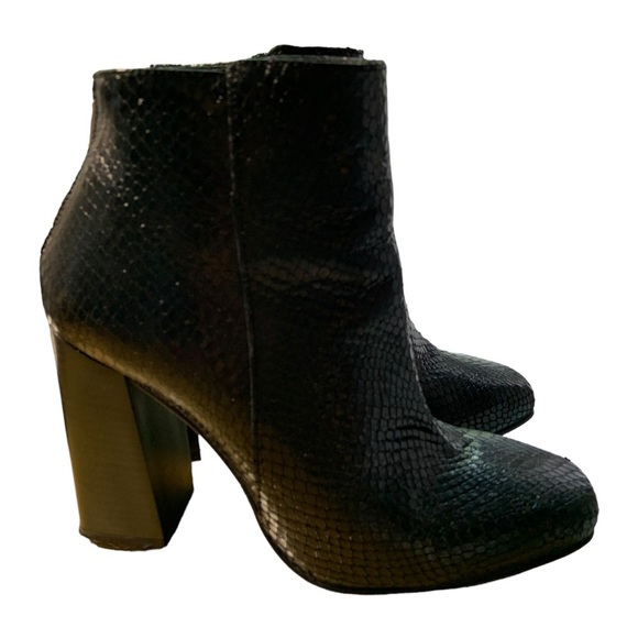 🖤INTERVALLE 37 US Black Ankle Booties🖤 - Picture 6 of 8